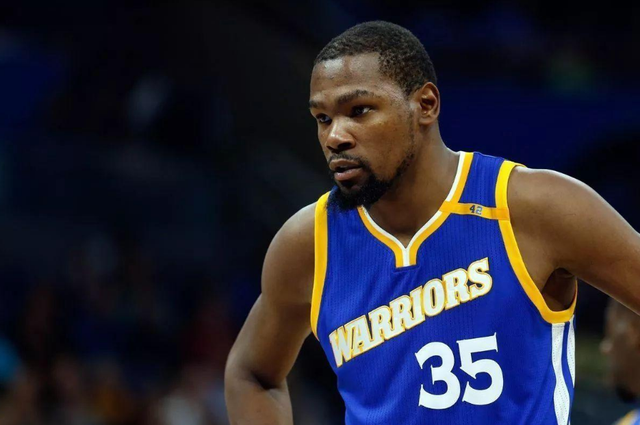 老雷：我无法想象贝林厄姆在世界杯上不首发；更担心后防不稳（老雷：贝林厄姆世界杯应铁定首发，我更担忧后防隐患）