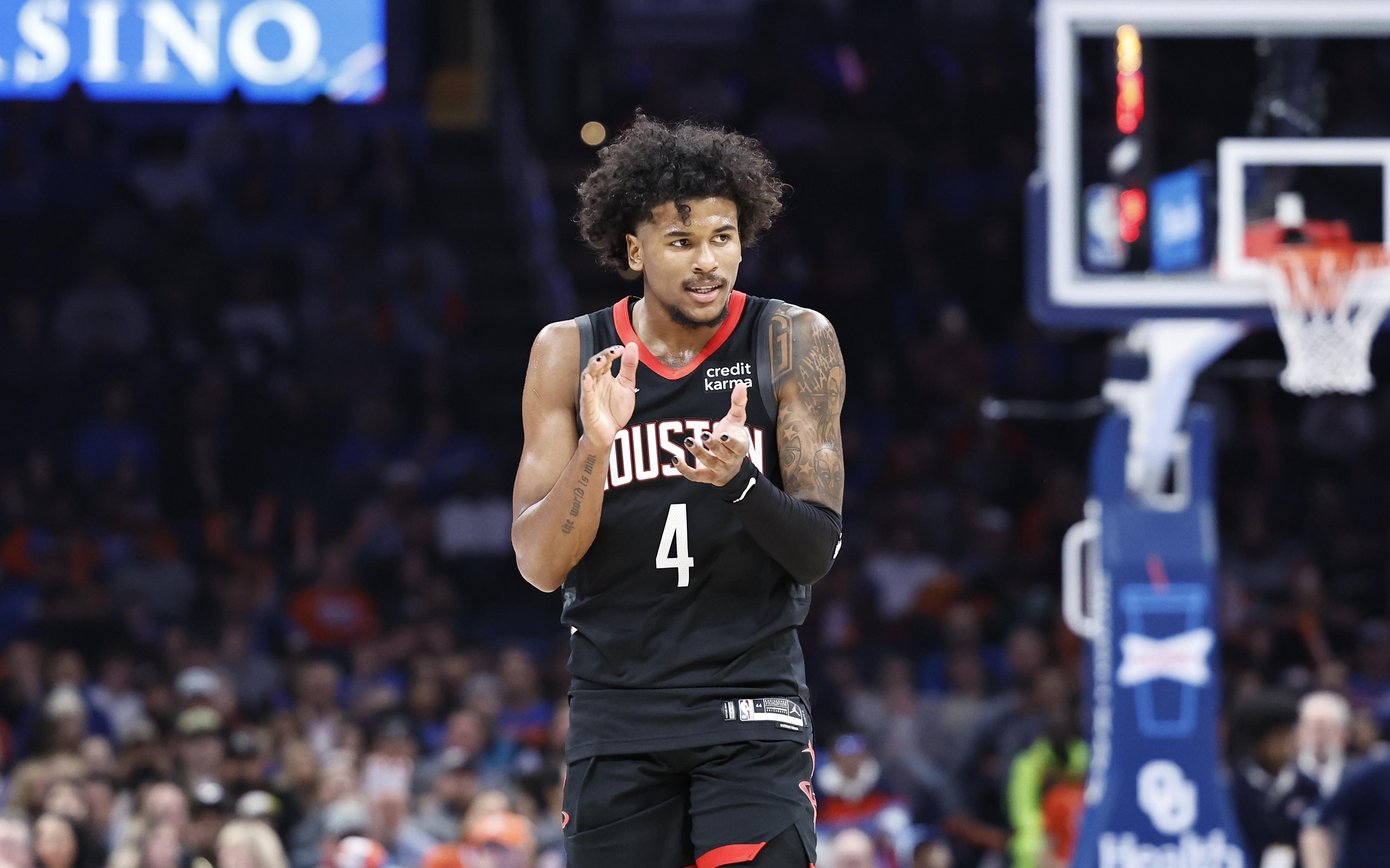 记者：本届世界杯将有半场球员和教练采访，赛前两天开发布会（记者称本届世界杯将引入半场球员、教练采访，赛前两日举行发布会）