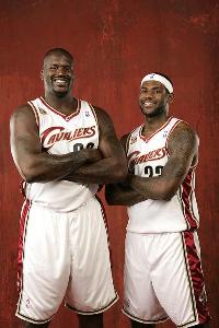 裁判成了最忙的人（全场最忙的是裁判）