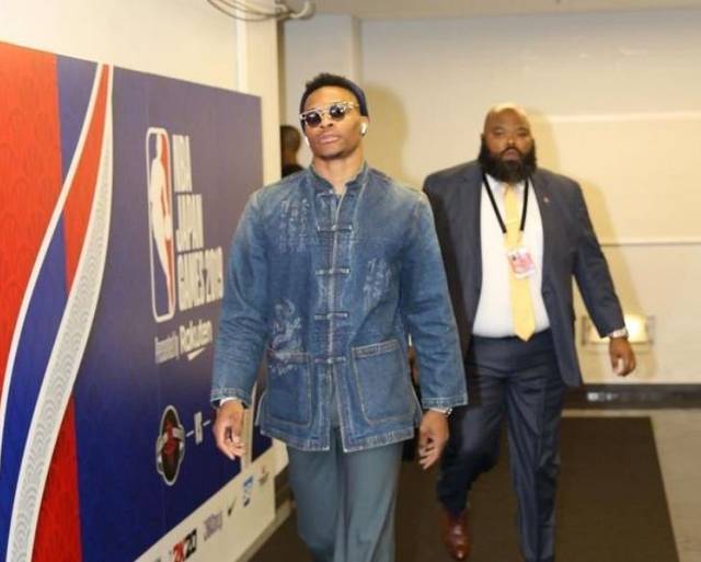 11天9场比赛：国青队若要卫冕，应充分利用替补！李晨瑄不能太累（11天9战考验国青：卫冕关键在轮换，别让李晨瑄过度疲劳）