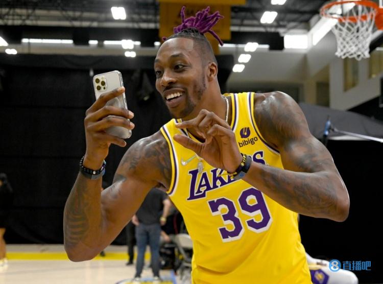 阿尔特塔：孔帕尼做什么都会很出色，他干得这么好我非常开心（阿尔特塔盛赞孔帕尼：无论做什么都很出色，他的表现让我非常高兴）